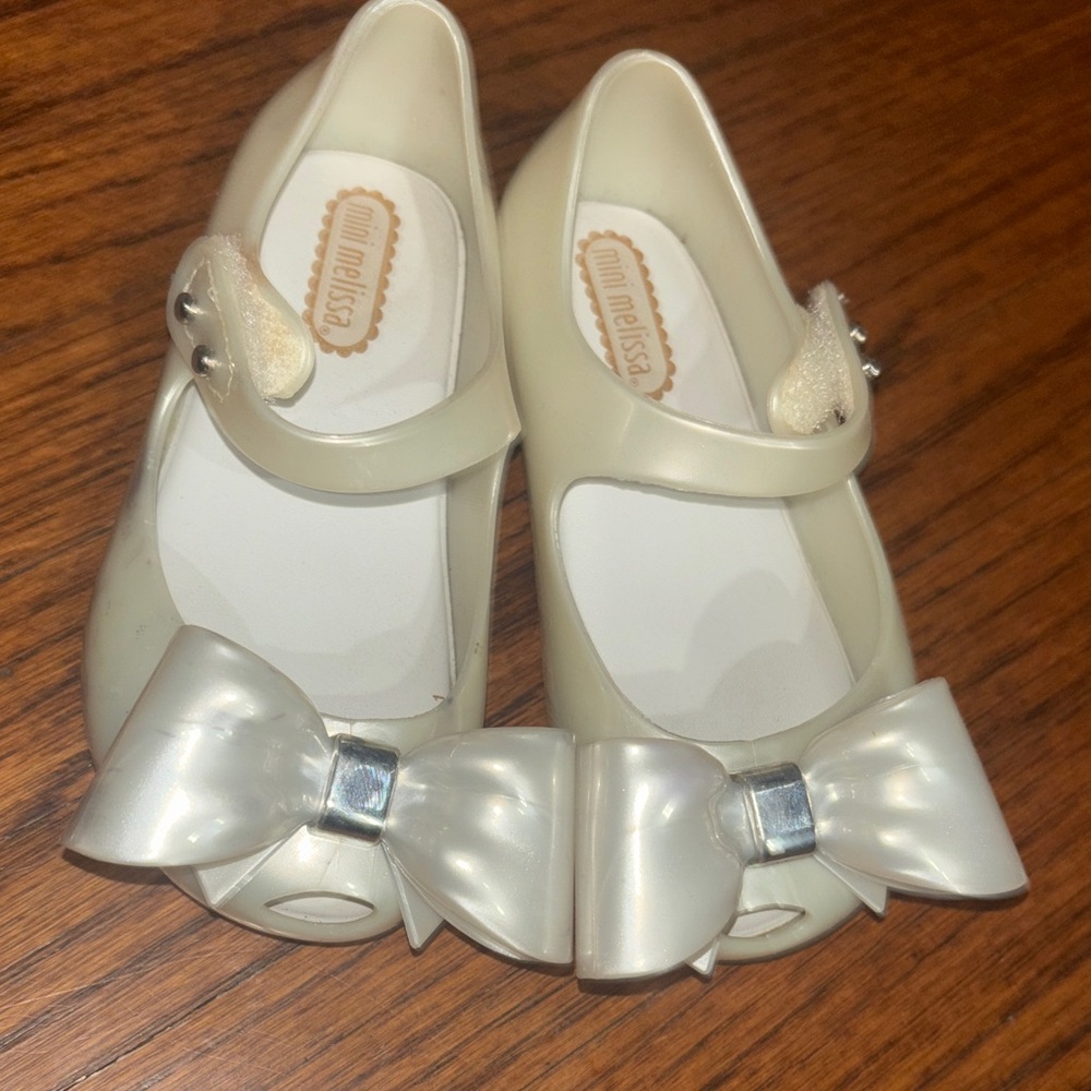 Mini Melissa Kids' Ivory Bow Dress Shoes